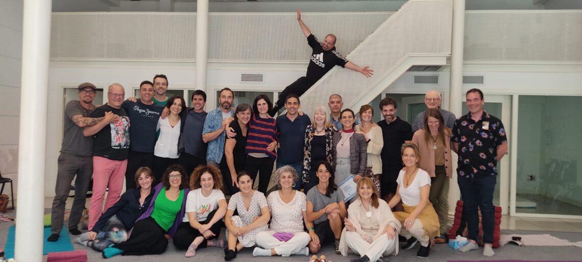 Foto de grupo de un encuentro de Hakomi