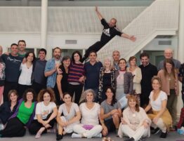 Foto de grupo de un encuentro de Hakomi